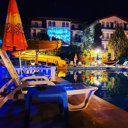 Silver Pine Hotel